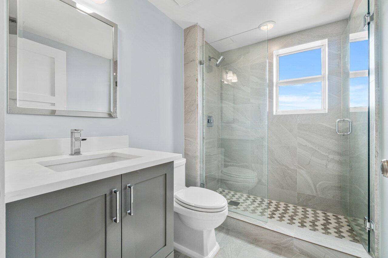 2650 Lake Shore Drive, Unit 2001 Riviera Beach, FL 33404 - Photo 20 of 49 Remodeled Guest Bathroom