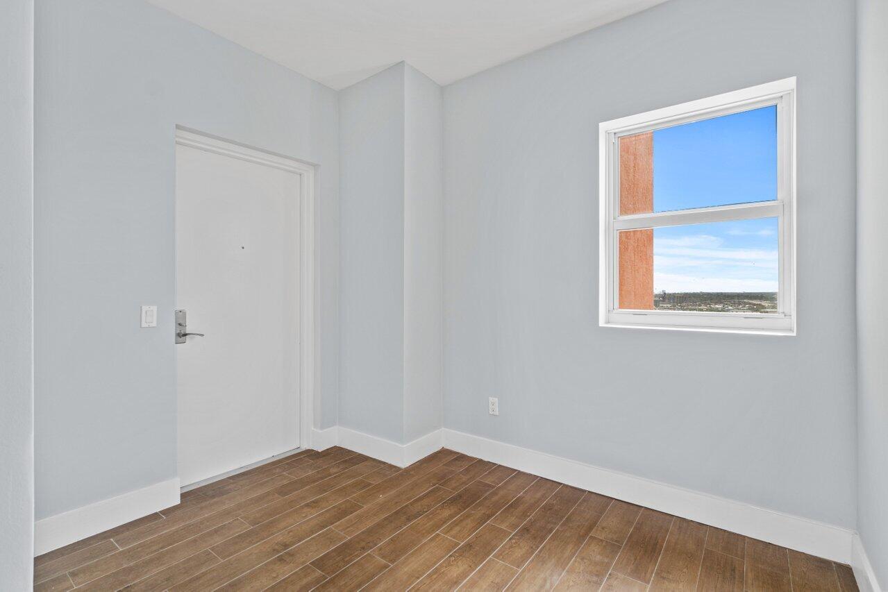 2650 Lake Shore Drive, Unit 2001 Riviera Beach, FL 33404 - Photo 22 of 49 Foyer