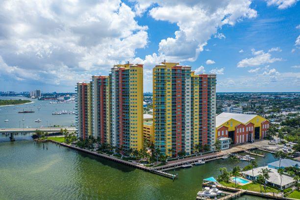 2650 Lake Shore Drive, Unit 2001 Riviera Beach, FL 33404 - Photo 28 of 49 Aerial