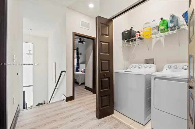 a view of utility room