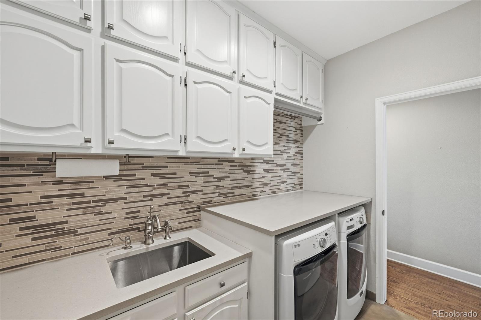 6879 Ingleton Drive Castle Pines, CO 80108 - Photo 20 of 50 a view of a kitchen with appliances