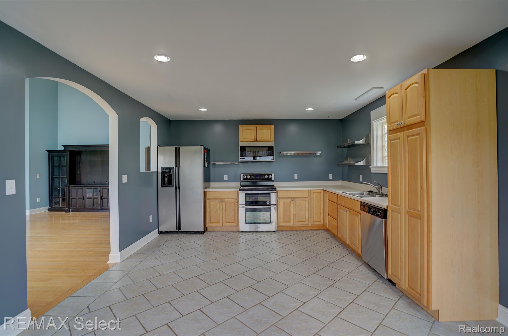 7024 Cook Road Swartz Creek, MI 48473 - Photo 9 of 30 Gallery Image 9