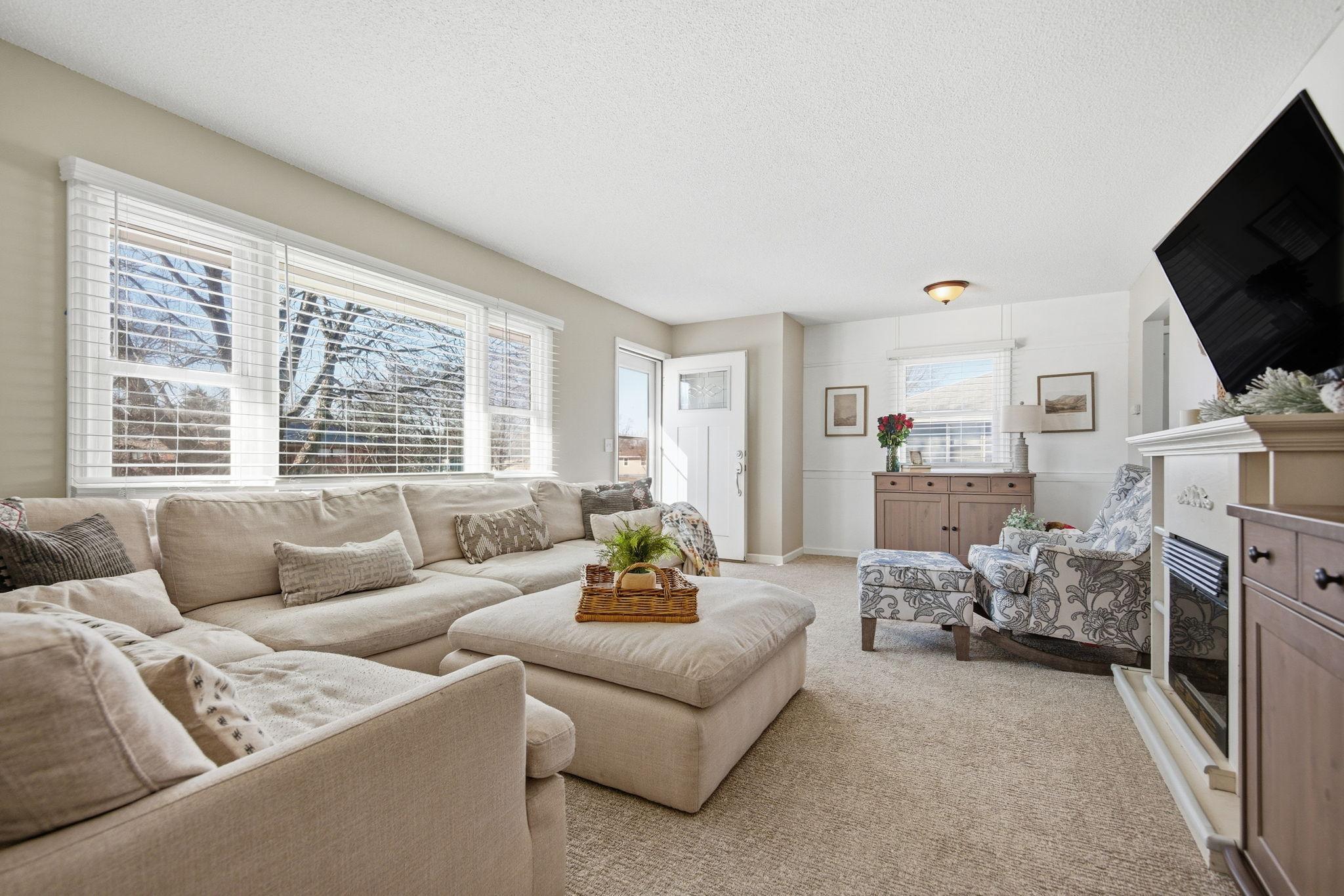 6430 Perry Avenue North Brooklyn Center, MN 55429 - Photo 5 of 22