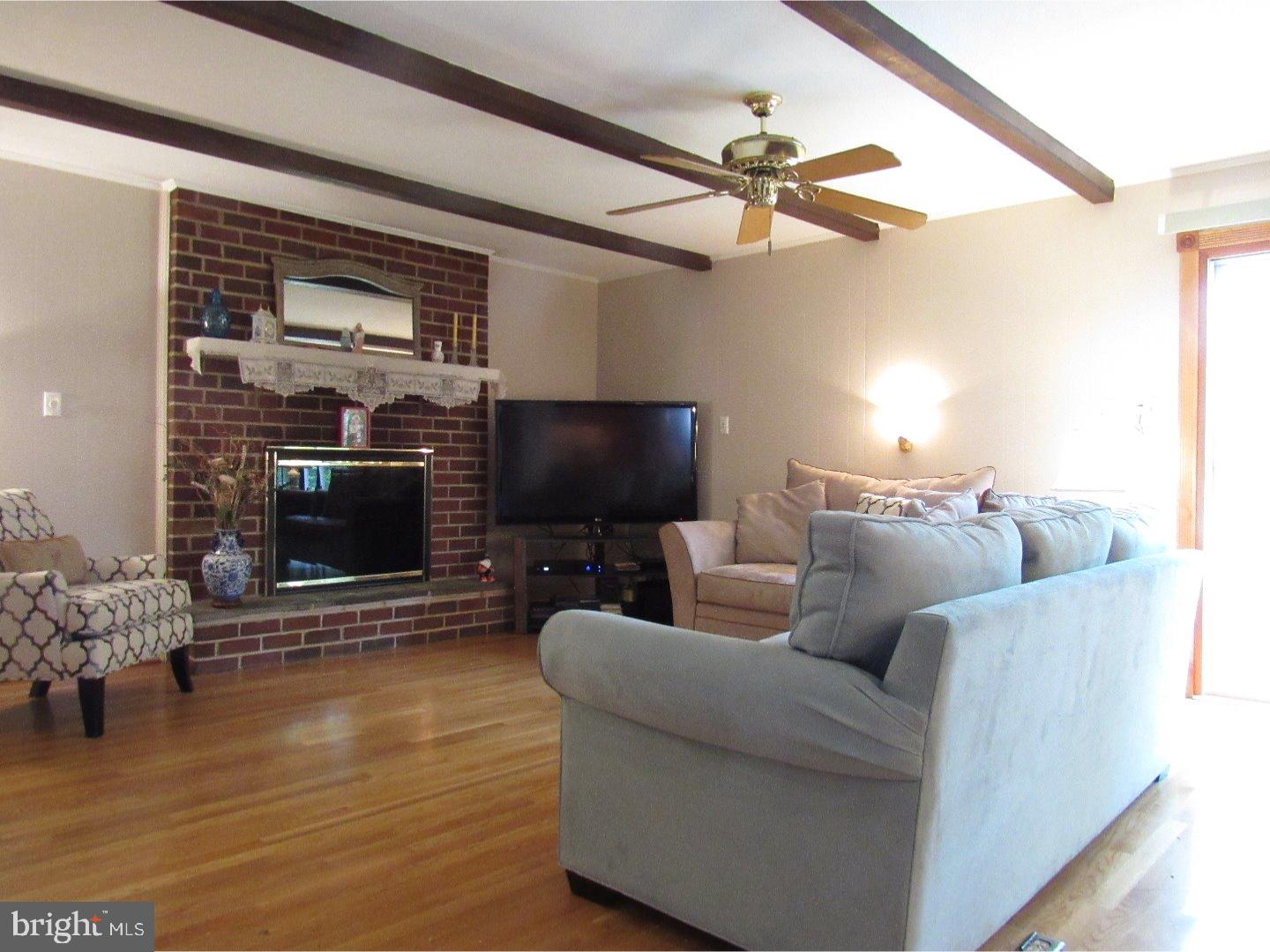 329 Foulke Lane Springfield, PA 19064 - Photo 8 of 23 Gallery Image 8