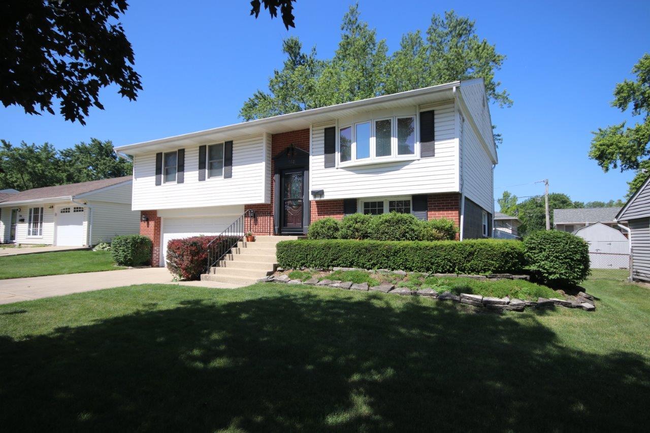 102 Villa Road Streamwood, IL 60107 - Photo 1 of 23 Gallery Image 1