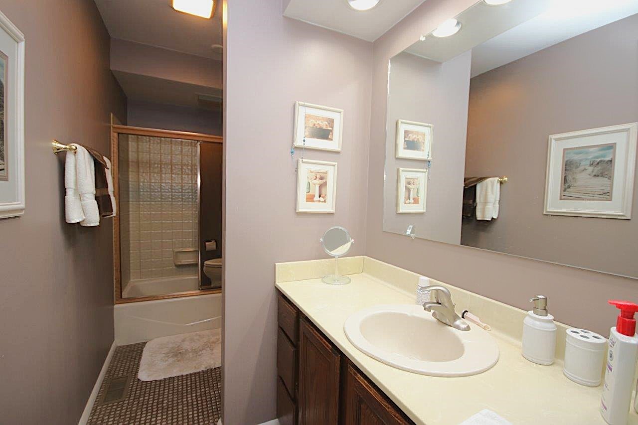 102 Villa Road Streamwood, IL 60107 - Photo 13 of 23 Gallery Image 13
