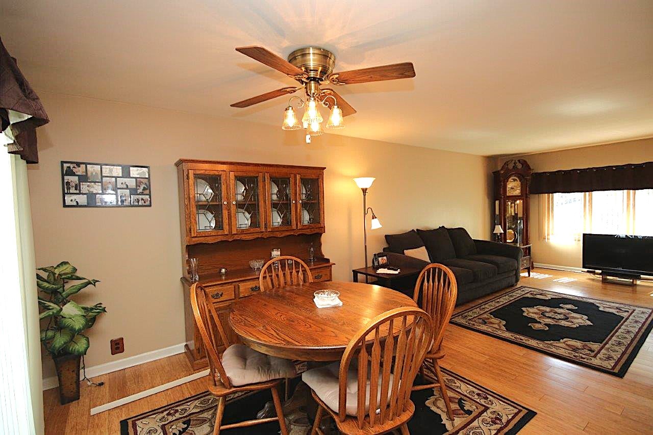 102 Villa Road Streamwood, IL 60107 - Photo 6 of 23 Gallery Image 6
