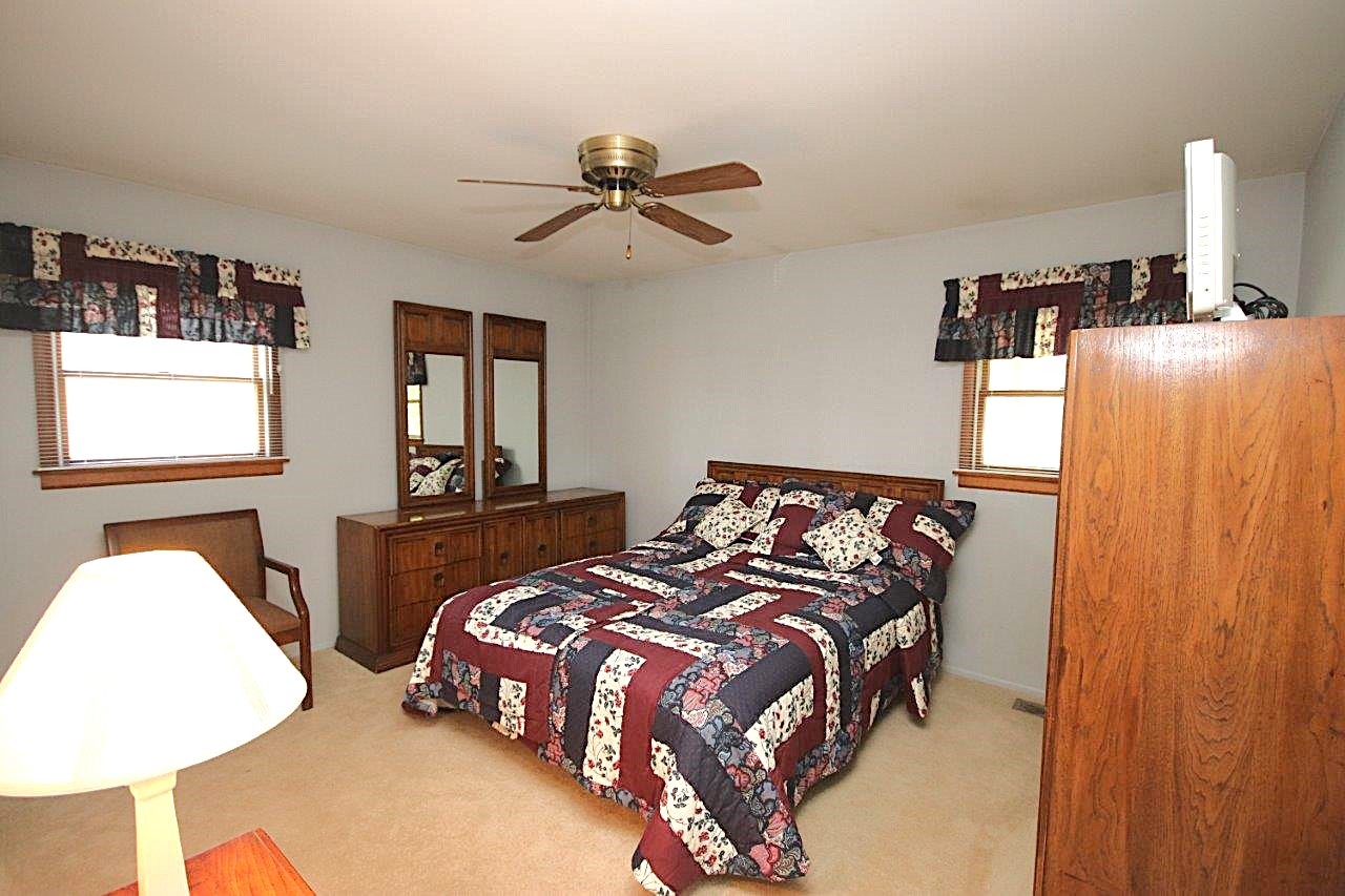 102 Villa Road Streamwood, IL 60107 - Photo 9 of 23 Gallery Image 9