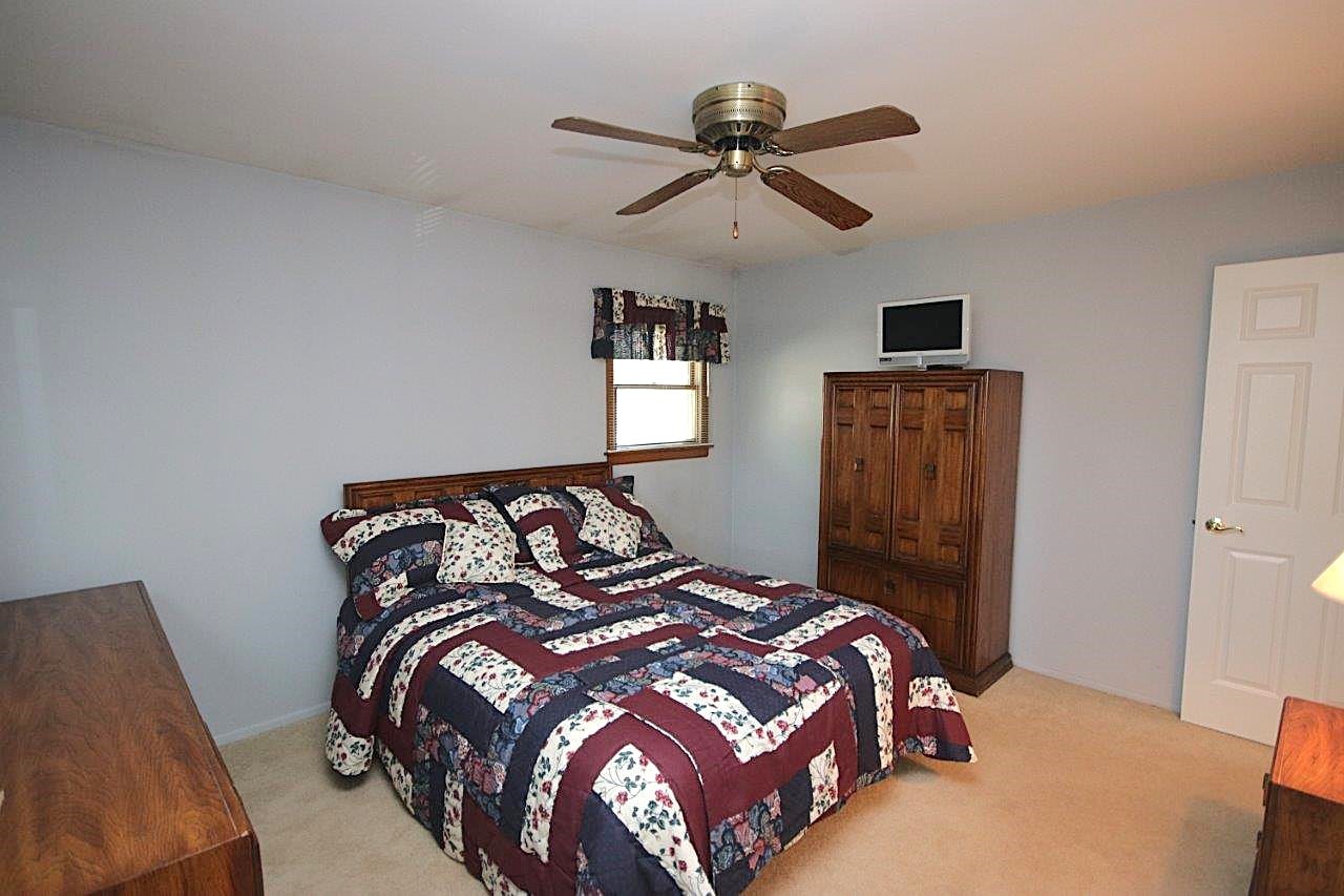 102 Villa Road Streamwood, IL 60107 - Photo 10 of 23 Gallery Image 10