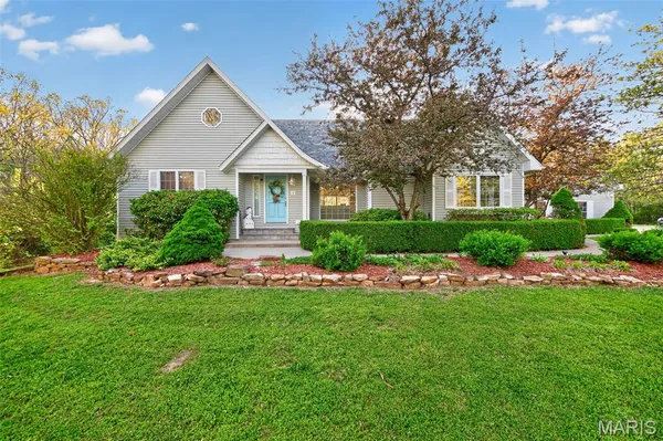 $549,900 | 23233 Paradise Drive, Lebanon, MO 65536