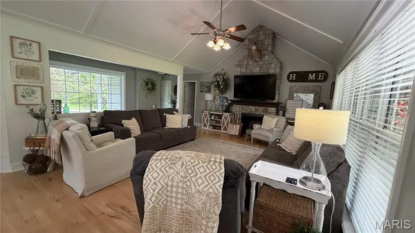 $549,900 | 23233 Paradise Drive, Lebanon, MO 65536