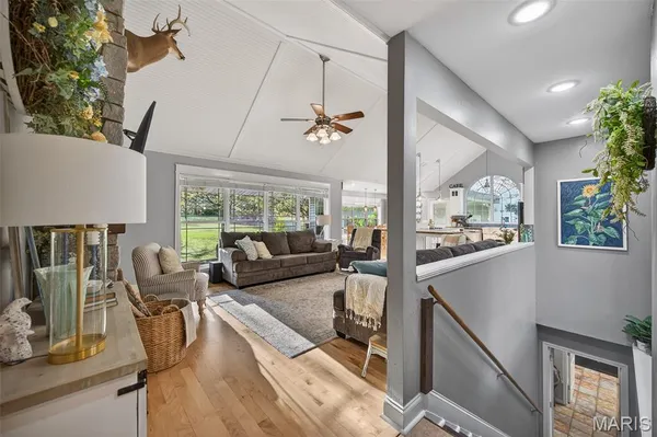 $549,900 | 23233 Paradise Drive, Lebanon, MO 65536