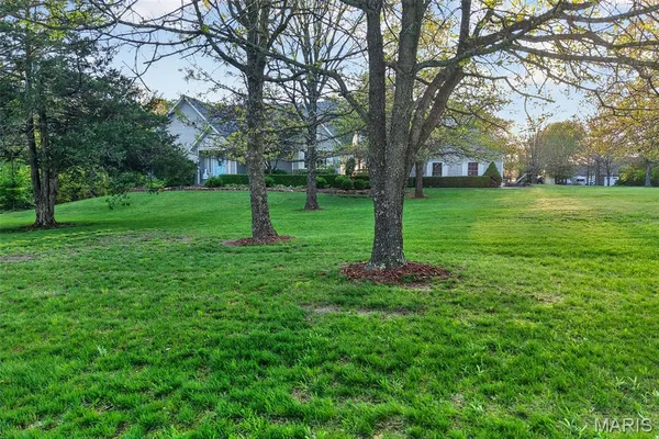 $549,900 | 23233 Paradise Drive, Lebanon, MO 65536