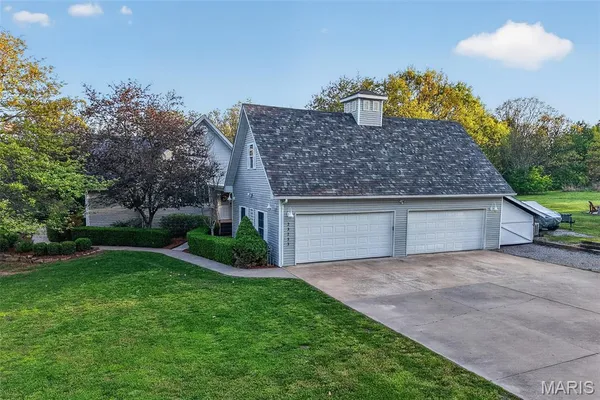 $549,900 | 23233 Paradise Drive, Lebanon, MO 65536