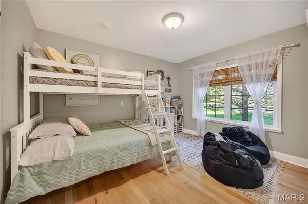 $549,900 | 23233 Paradise Drive, Lebanon, MO 65536