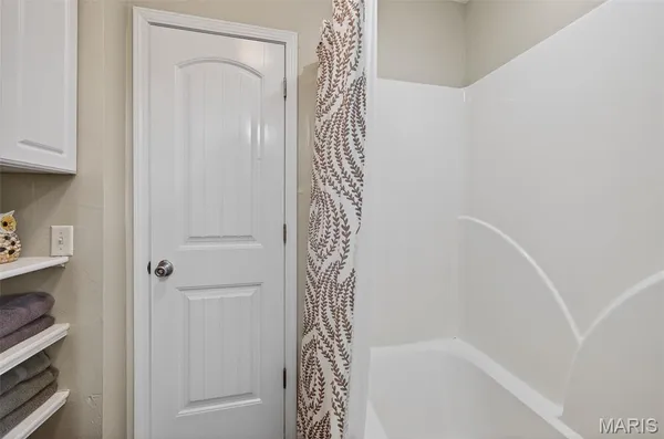 $549,900 | 23233 Paradise Drive, Lebanon, MO 65536