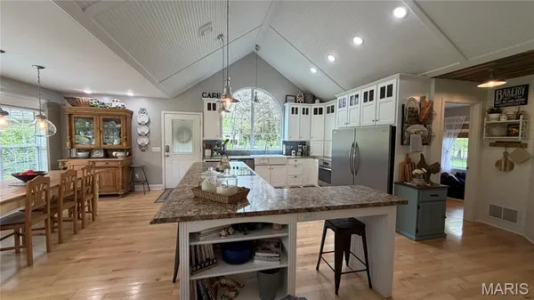 $549,900 | 23233 Paradise Drive, Lebanon, MO 65536