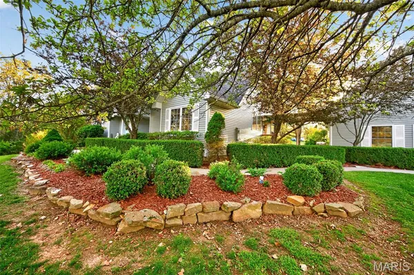 $549,900 | 23233 Paradise Drive, Lebanon, MO 65536