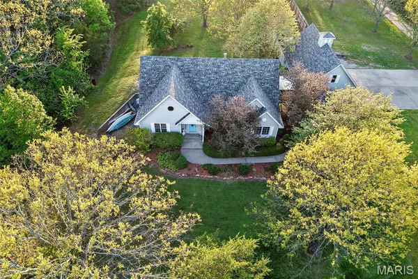 $549,900 | 23233 Paradise Drive, Lebanon, MO 65536