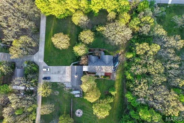 $549,900 | 23233 Paradise Drive, Lebanon, MO 65536