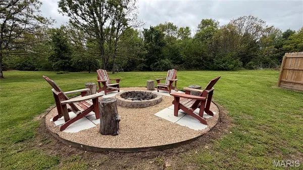 $549,900 | 23233 Paradise Drive, Lebanon, MO 65536