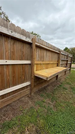 $549,900 | 23233 Paradise Drive, Lebanon, MO 65536