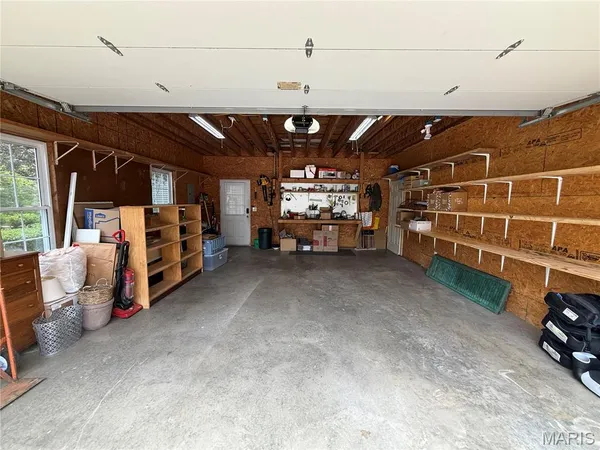 $549,900 | 23233 Paradise Drive, Lebanon, MO 65536