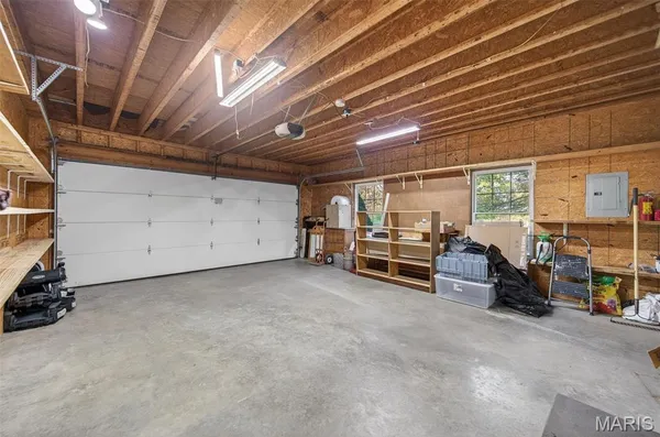 $549,900 | 23233 Paradise Drive, Lebanon, MO 65536