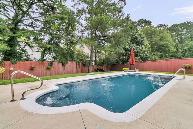 $567,500 | 155 Back Tee Circle, Summerville, SC 29485