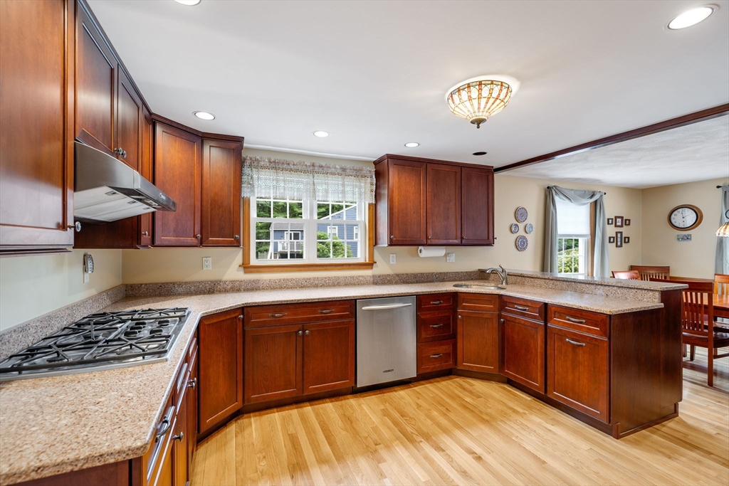 4 Aldrich Road Foxboro, MA 02035 - Photo 10 of 40 Gallery Image 10