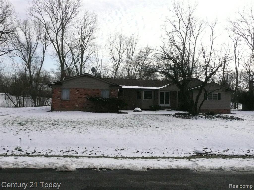 29739 Sugar Spring Road Farmington, MI 48334 - Photo 1 of 25 2,024 Sqft