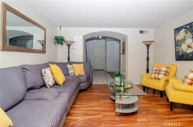 $679,000 | 28948 Marilyn Drive, Canyon Country, CA 91387