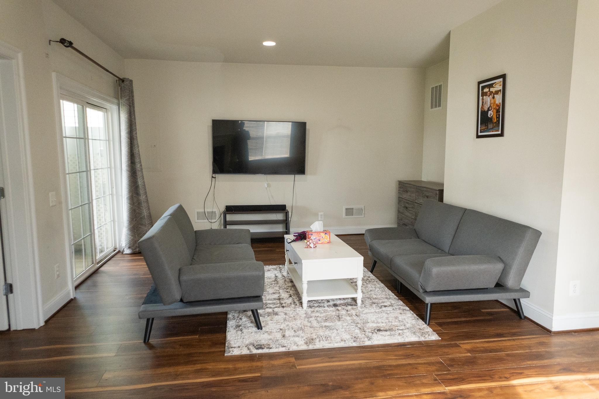 22279 Rampsbeck Terrace Ashburn, VA 20148 - Photo 4 of 4