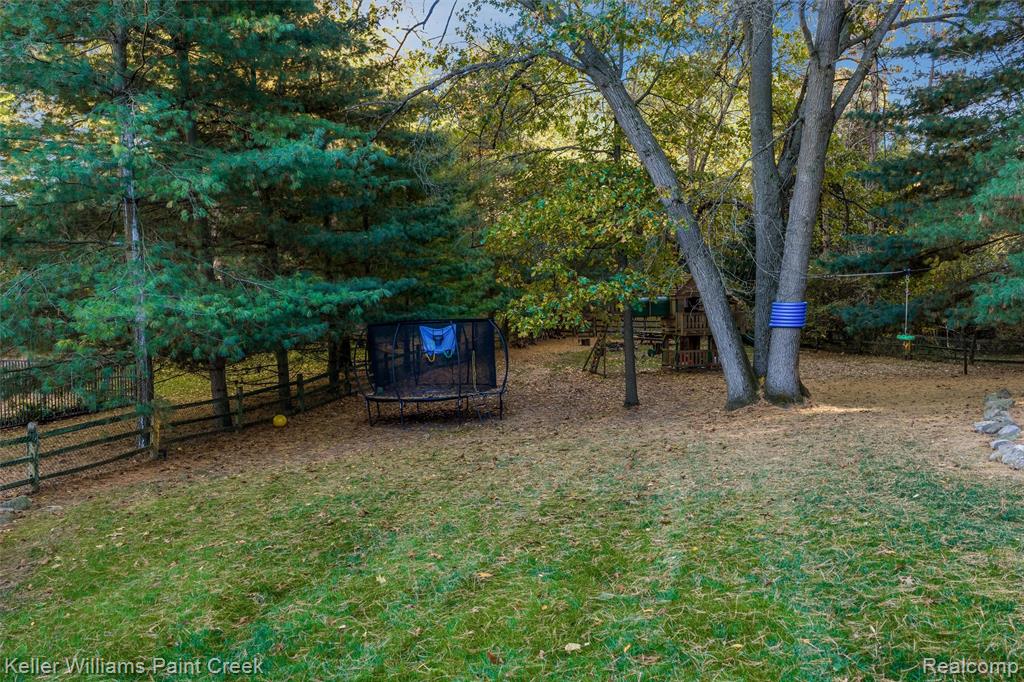 912 East Gunn Road Rochester, MI 48306 - Photo 42 of 49