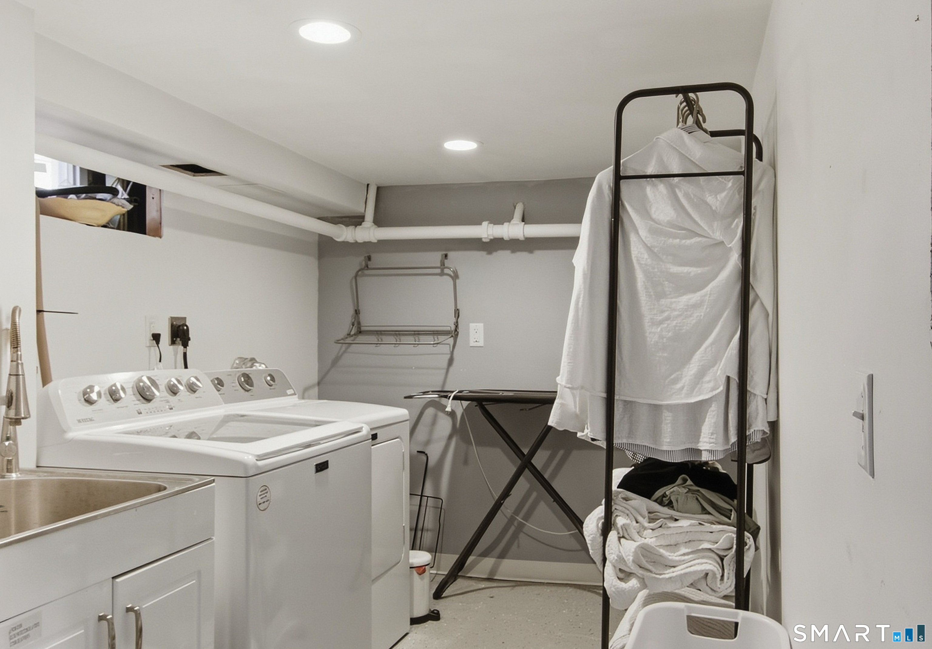 68 Beverly Road New Haven, CT 06515 - Photo 17 of 28 Gallery Image 17