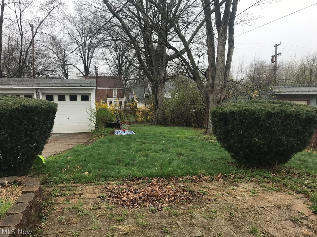 906 Montford Road Cleveland Heights, OH 44121 - Photo 20 of 20 Deep, fenced yard with lush grass perfect for pets or children.