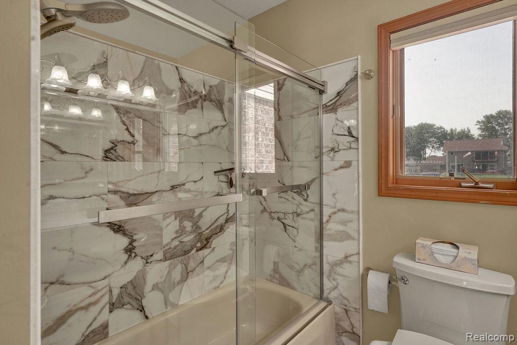 7277 Cardinal Road Algonac, MI 48001 - Photo 19 of 48 DSC00100.jpg