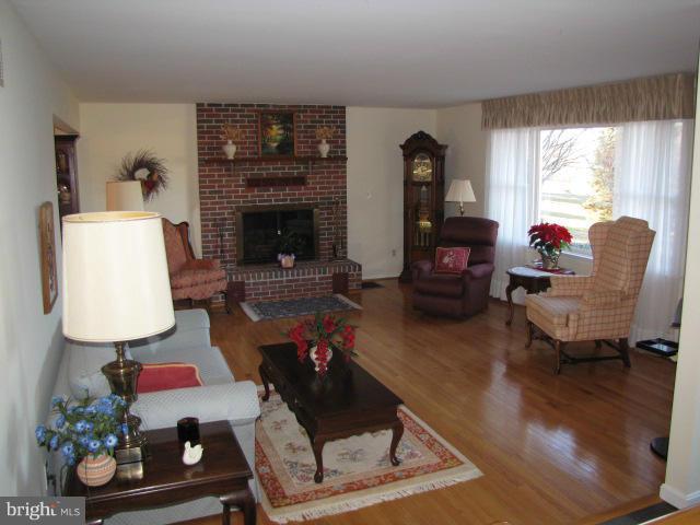 14013 Blenheim Road North Phoenix, MD 21131 - Photo 16 of 30 Large 17'x15' Living Room w/Beautiful Wood Floors