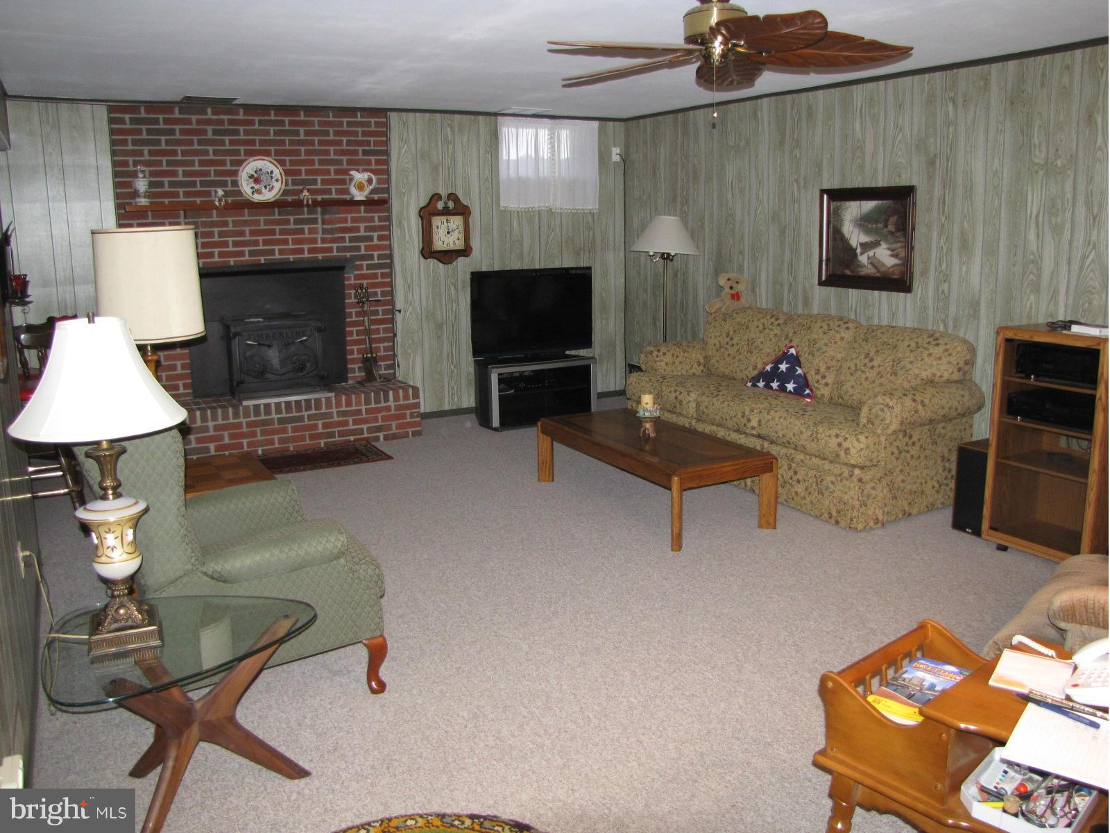14013 Blenheim Road North Phoenix, MD 21131 - Photo 18 of 30 Spacious 21' x 18' Family Room