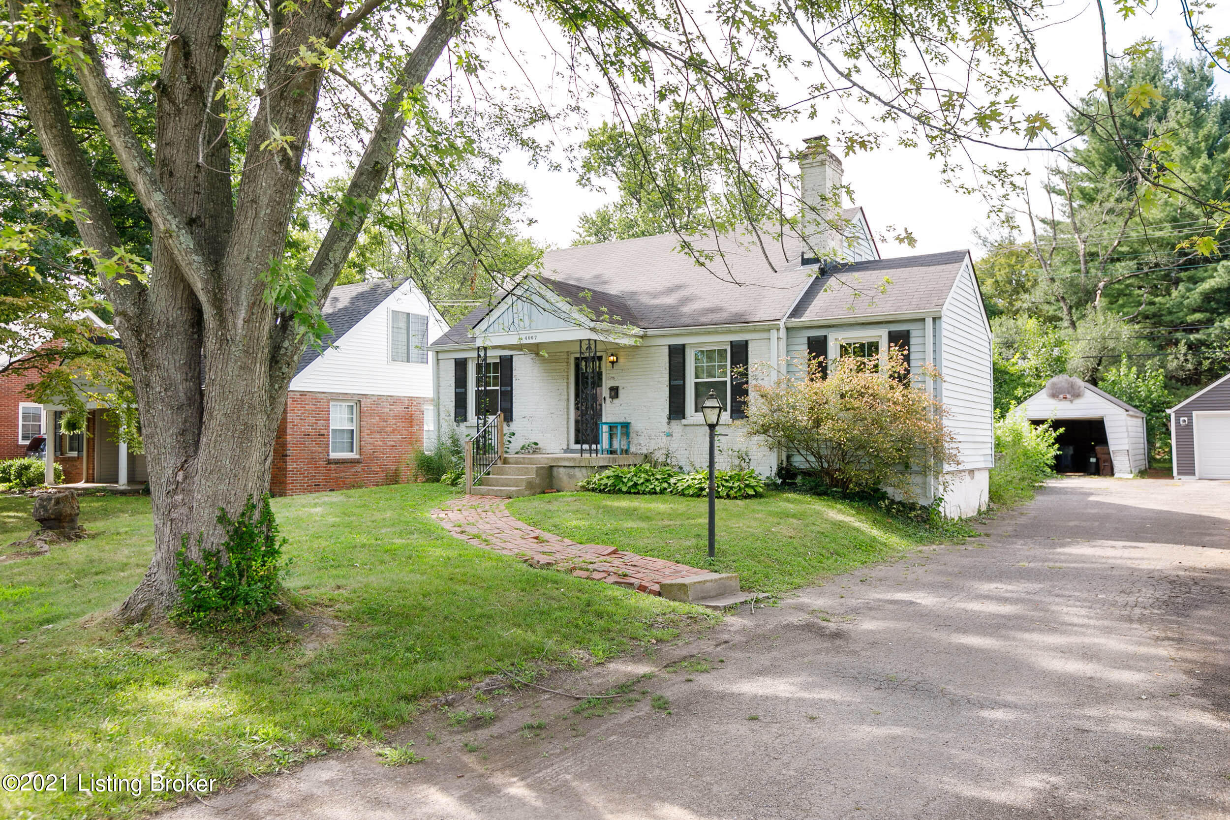 4007 Springhill Road Louisville, KY 40207 - Photo 4 of 30 003
