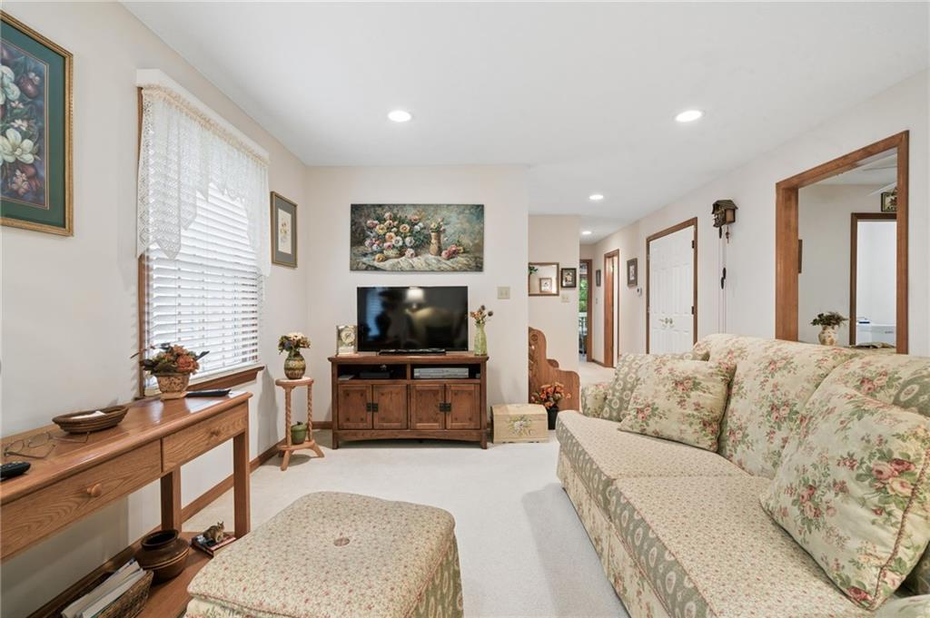 100 Unity Square Greensburg, PA 15601 - Photo 3 of 37