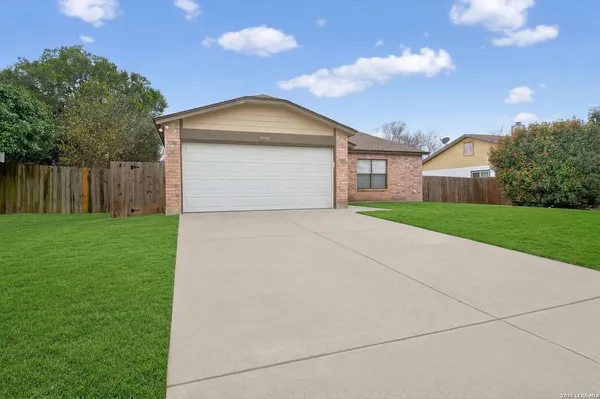 $1,895 | 9930 Trendwood, San Antonio, TX 78250