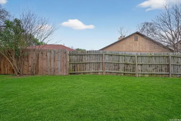 $1,895 | 9930 Trendwood, San Antonio, TX 78250