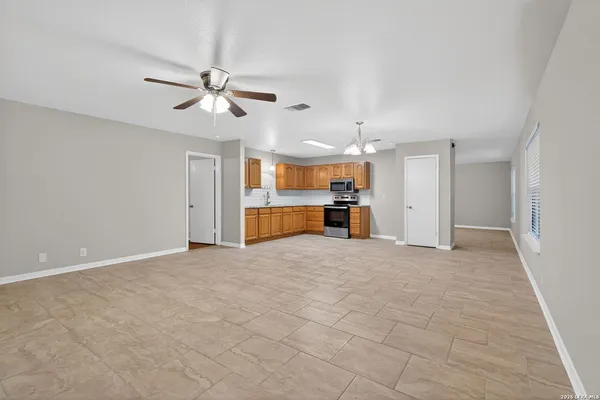 $1,895 | 9930 Trendwood, San Antonio, TX 78250