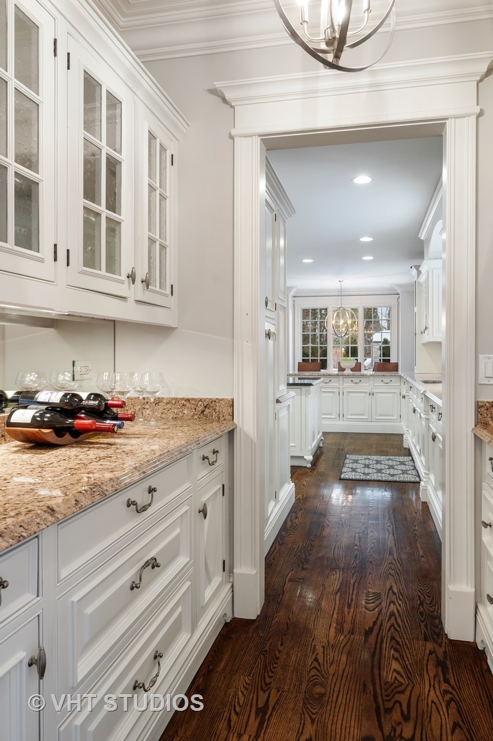 1041 Seminole Road Wilmette, IL 60091 - Photo 9 of 55