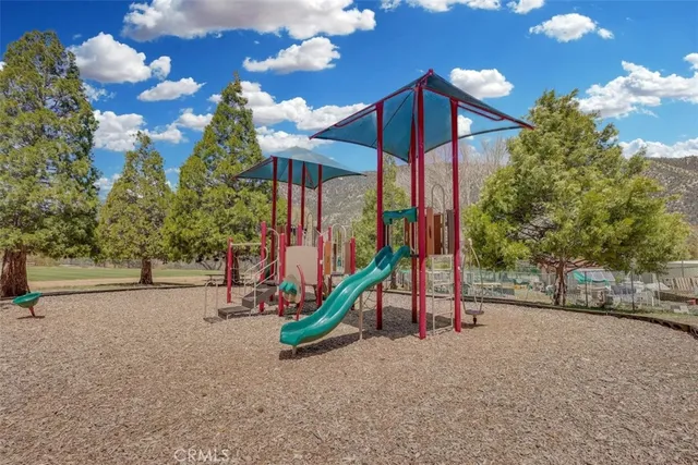 $675,000 | 2104 St Bernard Drive, Pine Mountain Club, CA 93222