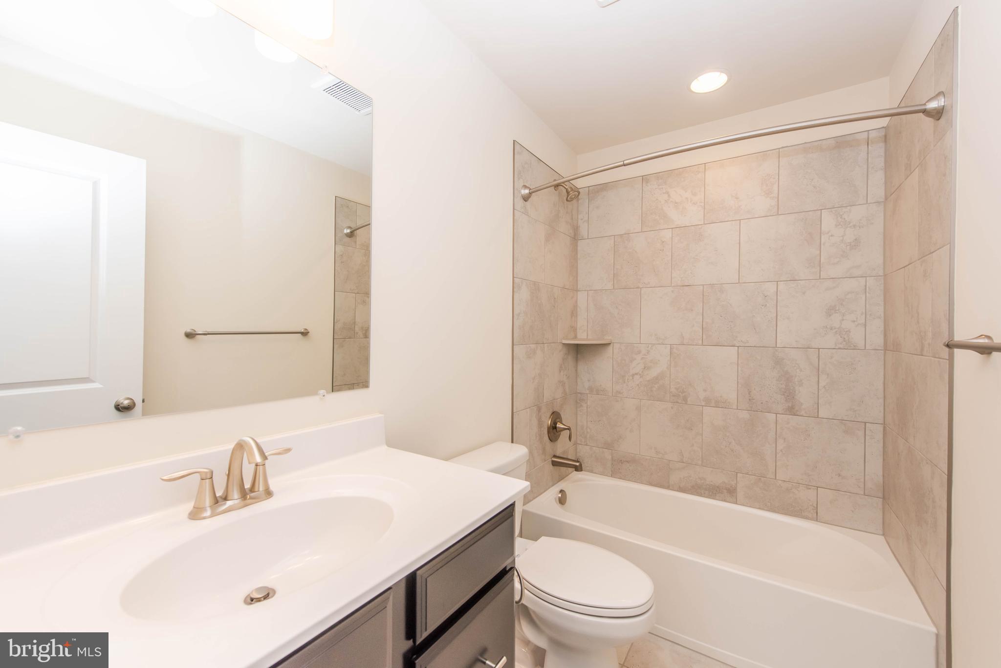 7007 Whitson Way Hanover, MD 21076 - Photo 20 of 31 Full Bathroom