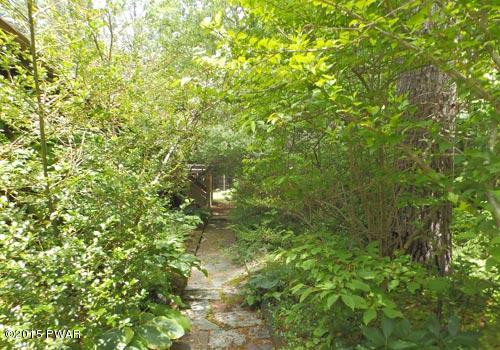 693 Milford Road Milford, PA 18337 - Photo 20 of 29 Yard