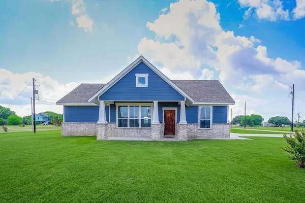 $281,000 | 497 Arrowhead Drive, Palacios, TX 77465