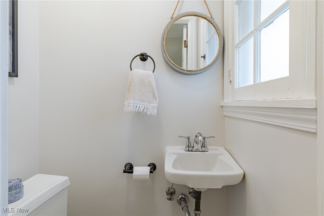 4206 Bushnell Road University Heights, OH 44118 - Photo 17 of 34 Gallery Image 17